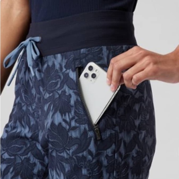 Athleta Women’s Trekkie North Jogger - Picture 2 of 13